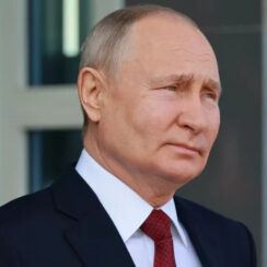 Limosina de lujo de equipo de Putin explota en calles de Moscú; no descartan atentado Limosina de lujo de equipo de Putin explota en calles de Moscú; no descartan atentado